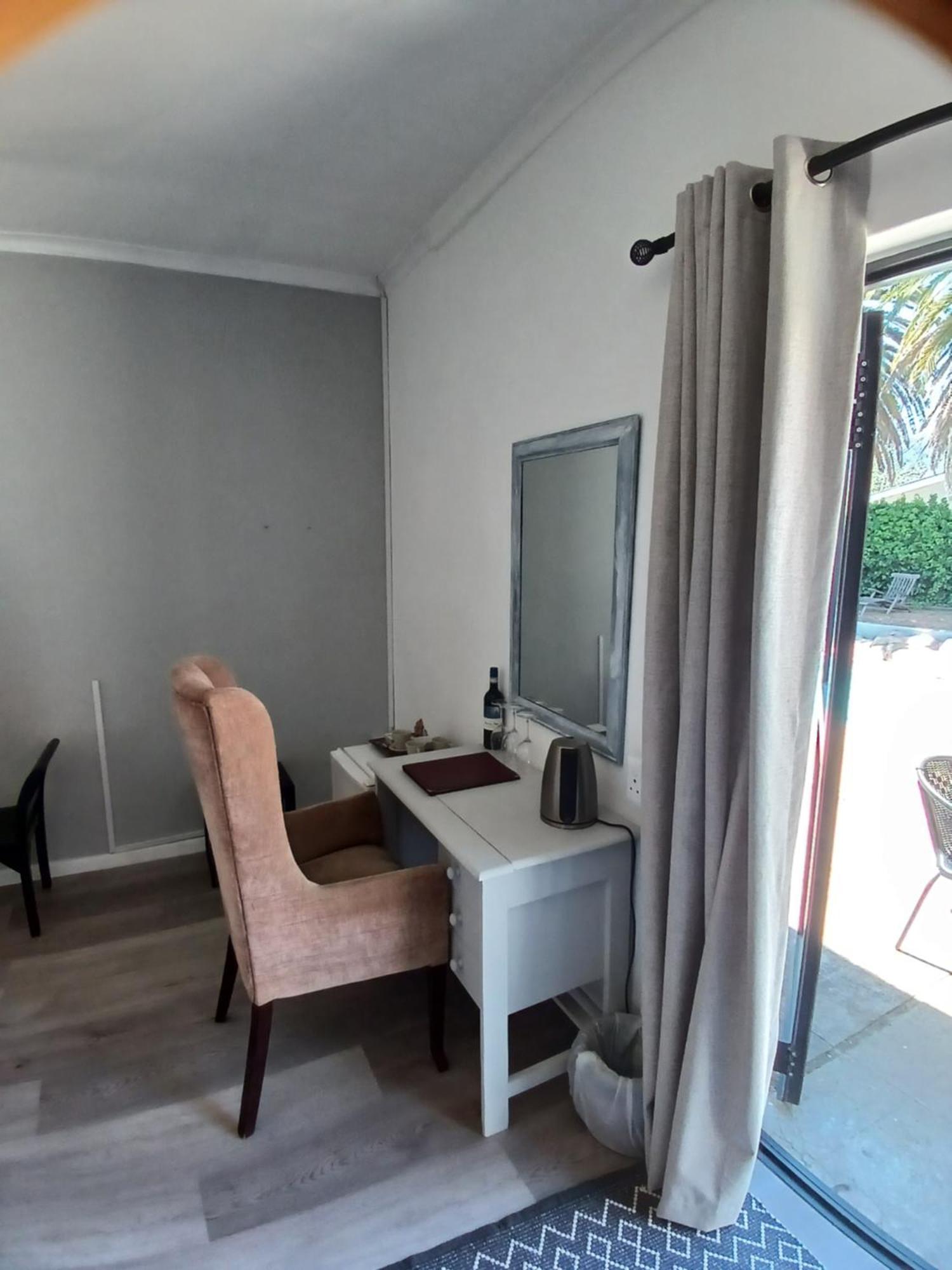 Ons Stee Bed And Breakfast Wellington Bagian luar foto