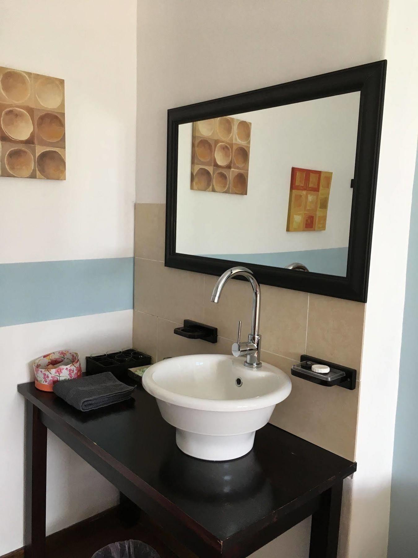 Ons Stee Bed And Breakfast Wellington Bagian luar foto